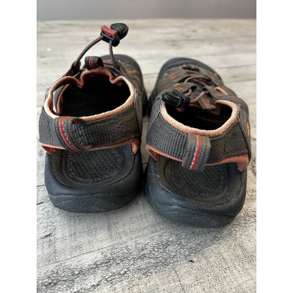 Keen Newport H2‎ Men\'s Sz 9.5 Casual Hiking Sandals Burnt Orange Gray